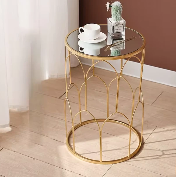 Mesa Lateral Dourada Com Espelho
